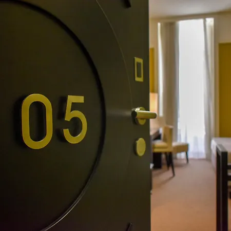 Universal Boutique Hotel 4*