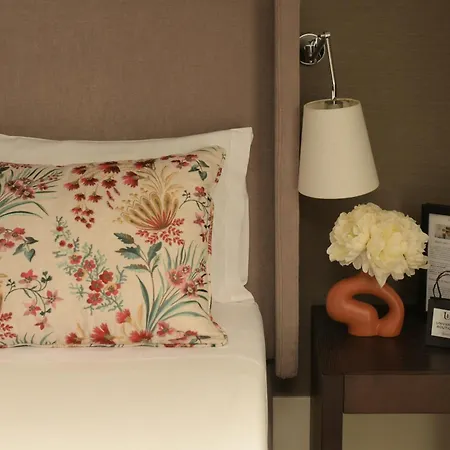 Universal Boutique Ξενοδοχείο 4*