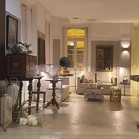 Ξενοδοχείο Universal Boutique 4*