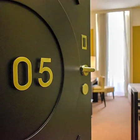 Universal Boutique Ξενοδοχείο 4*