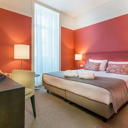 Universal Boutique 4*