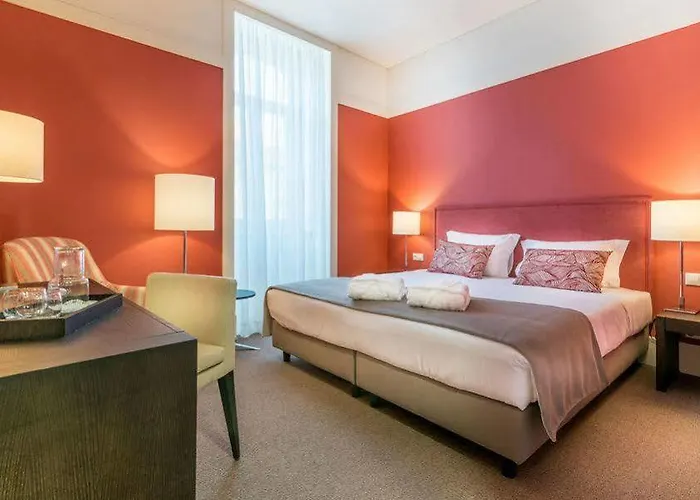 环球精品酒店 4*